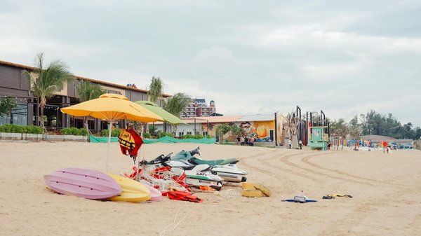 Essential Amenities for a Cotswolds Getaway: Enhance Your Harvest Festival Adventure